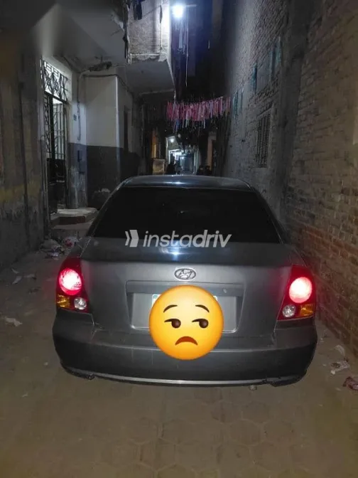 Hyundai Verna 2015 Gray Used for Sale - 4