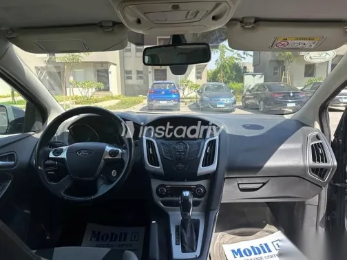 فورد فوكس 2014 أزرق غامق مستعملة للبيع - 2