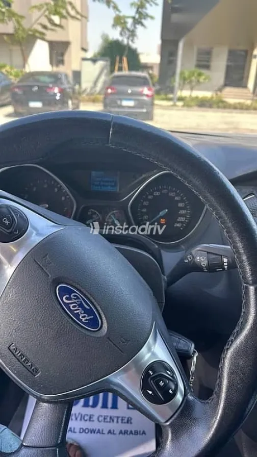 فورد فوكس 2014 أزرق غامق مستعملة للبيع - 3