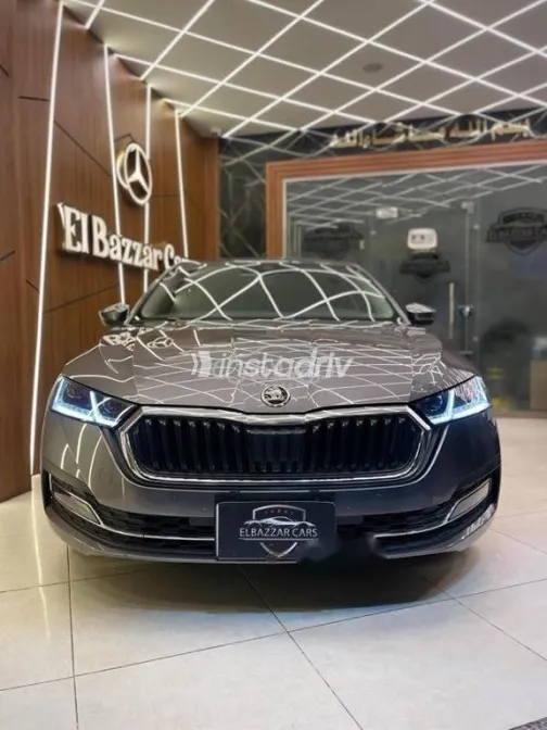 سكودا اوكتافيا 2024 رمادي مستعملة للبيع - 1