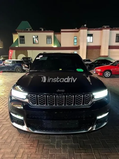 جيب شيروكي 2023 أسود مستعملة للبيع - 1