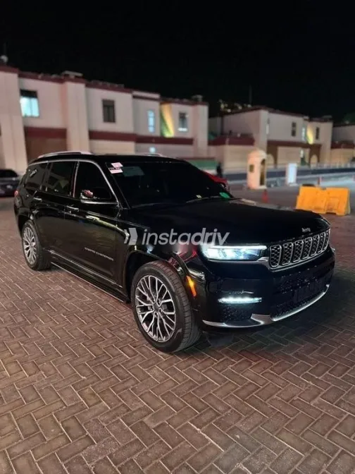 جيب شيروكي 2023 أسود مستعملة للبيع - 2