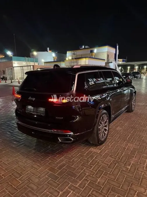 جيب شيروكي 2023 أسود مستعملة للبيع - 3