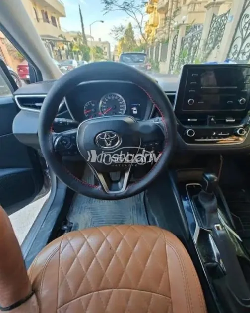 Toyota Corolla 2020 White Used for Sale - 1