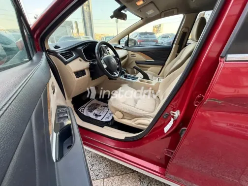 ميتسوبيشي اكسباندر 2019 أحمر غامق مستعملة للبيع - 5