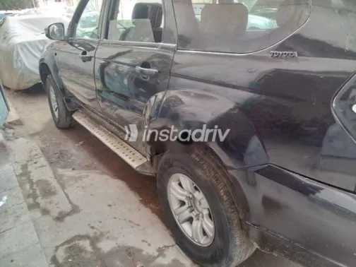 جيب كومودو 2009 أسود مستعملة للبيع - 2