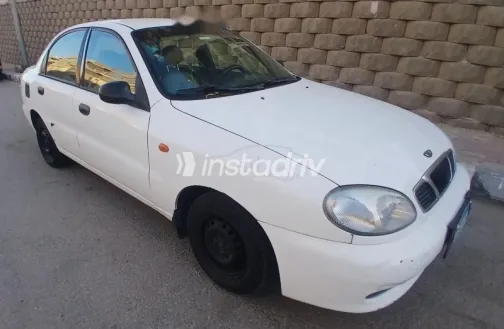 دايو لانوس 2000 أبيض مستعملة للبيع - 4