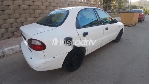 دايو لانوس 2000 أبيض مستعملة للبيع - 5