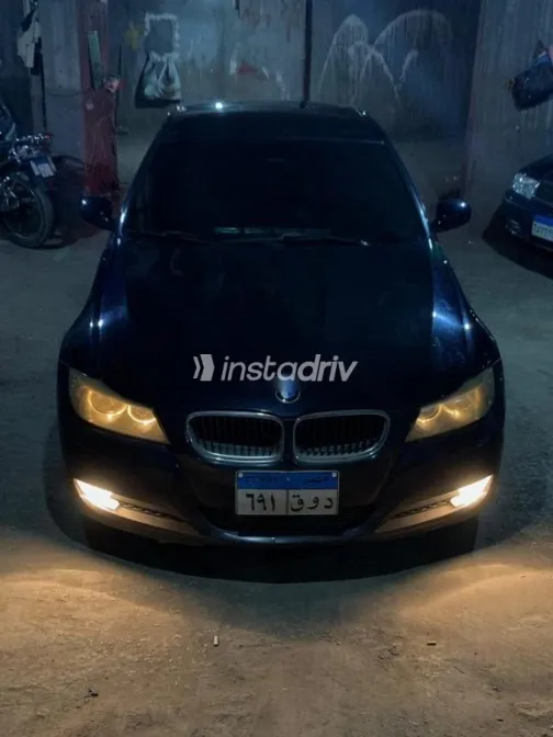 BMW 318 2011 Blue Used for Sale - 1