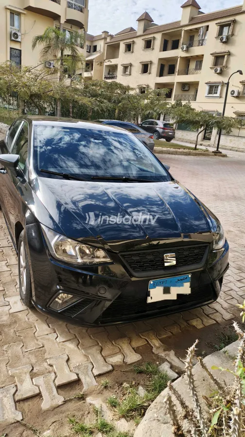 سيات ابيزا 2020 أبيض مستعملة للبيع - 1