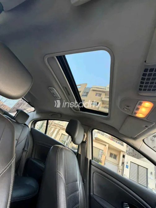 Renault Fluence 2016 White Used for Sale - 4