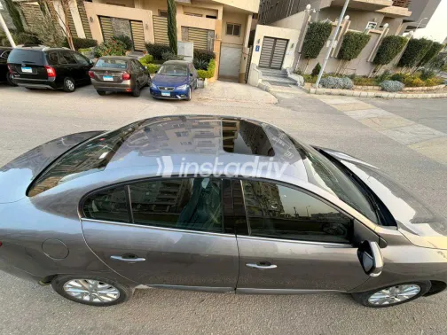 Renault Fluence 2016 White Used for Sale - 5