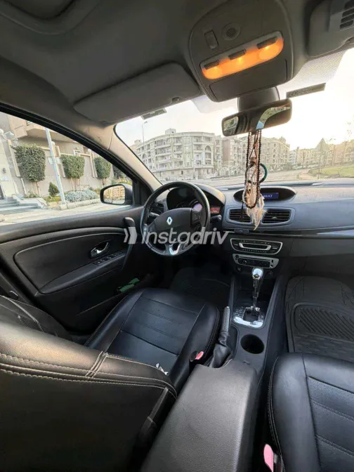 Renault Fluence 2016 White Used for Sale - 6