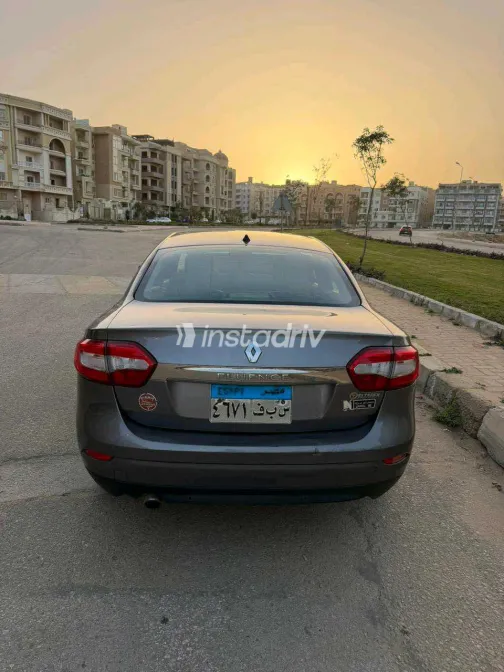 Renault Fluence 2016 White Used for Sale - 7