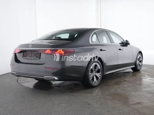 مرسيدس E 200 2024 أبيض مستعملة للبيع - 5