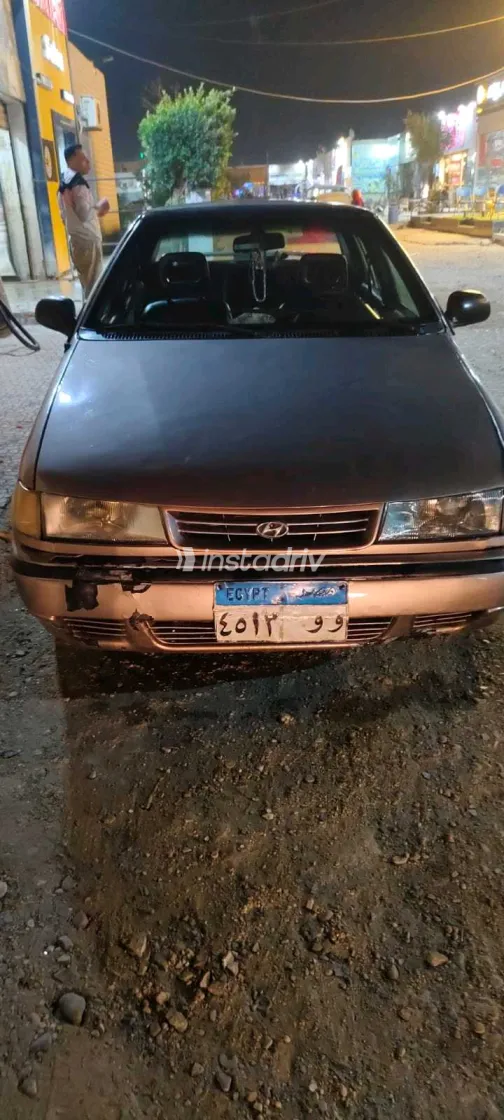 هيونداي اكسنت 1996 أبيض مستعملة للبيع - 2