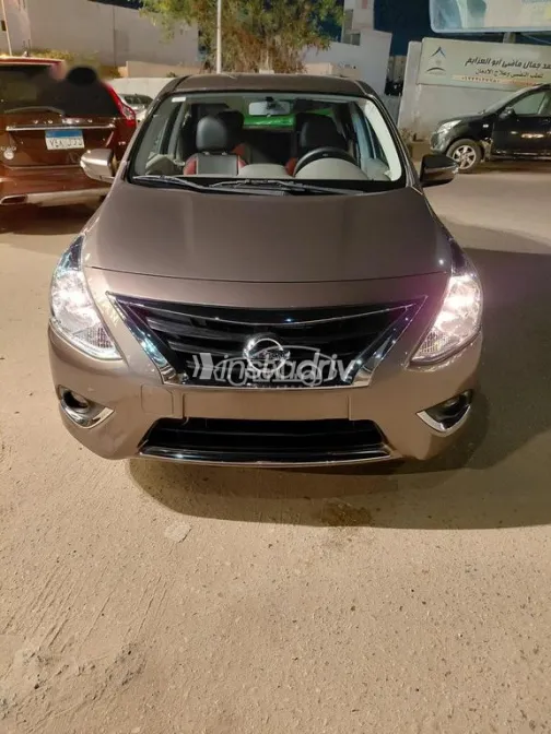 نيسان صنى 2023 برونزي مستعملة للبيع - 1