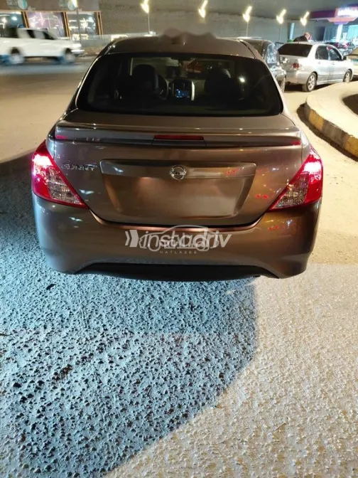 نيسان صنى 2023 برونزي مستعملة للبيع - 2