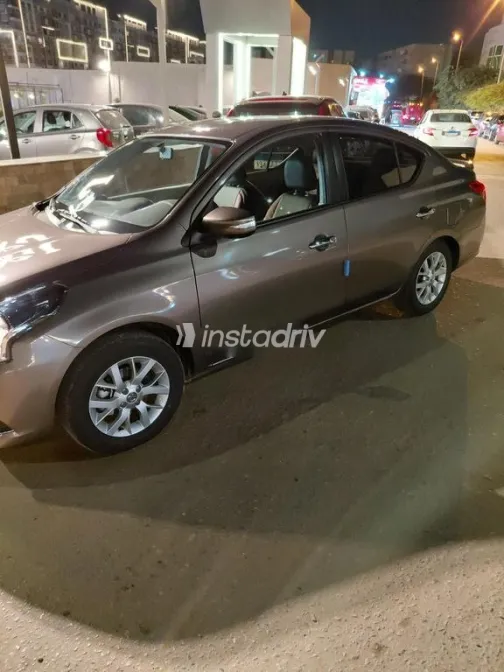 نيسان صنى 2023 برونزي مستعملة للبيع - 4