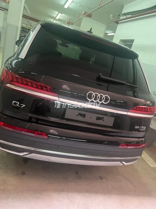 Audi Q7 2023 White Used for Sale - 4