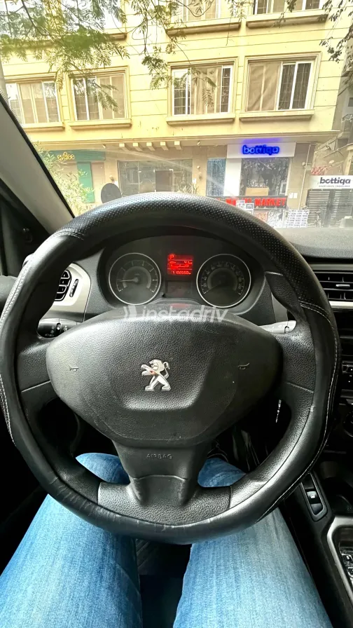 Peugeot 301 2016 White Used for Sale - 1