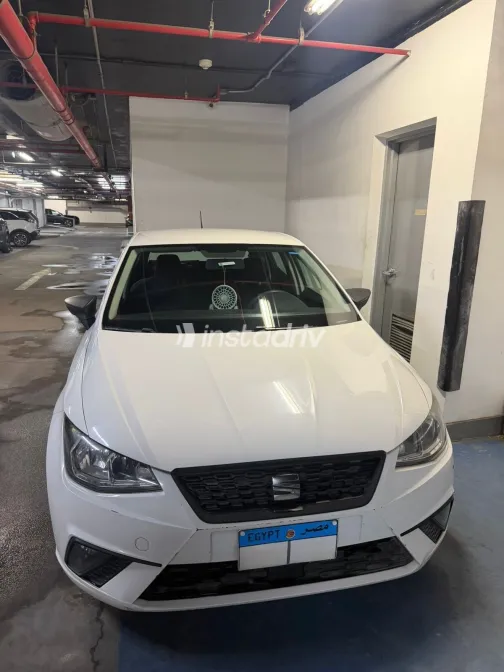 سيات ابيزا 2020 أبيض مستعملة للبيع - 4