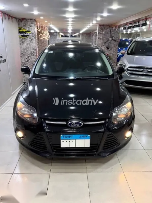 فورد فوكس 2012 أسود مستعملة للبيع - 1