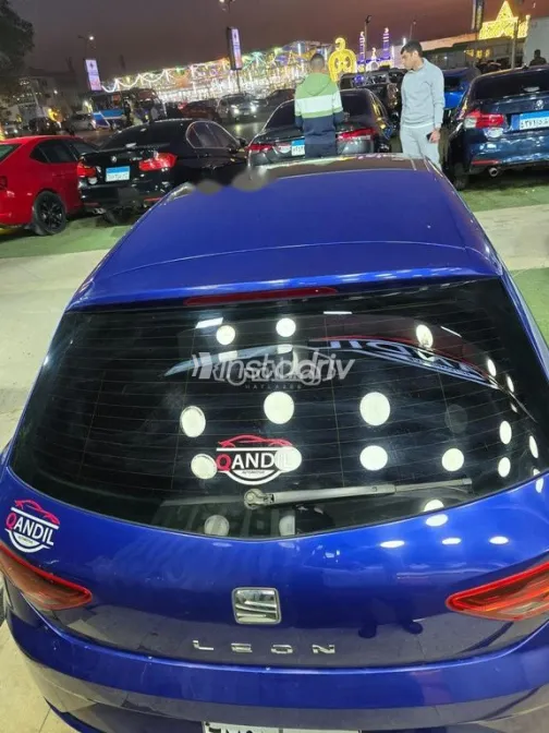 سيات ليون 2020 أزرق غامق مستعملة للبيع - 3