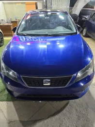 سيات ليون 2020 أزرق غامق مستعملة للبيع
