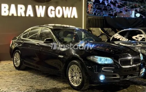 بي ام دبليو 520 2014 أزرق غامق مستعملة للبيع - 3