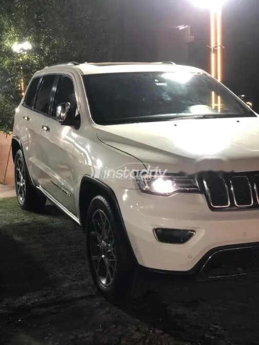 Jeep Grand Cherokee 2020 White Used for Sale - 5