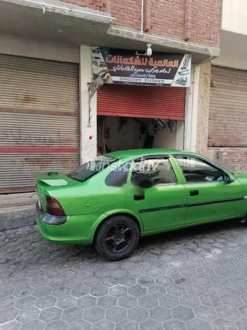 اوبل فيكترا 1998 أخضر مستعملة للبيع - 5