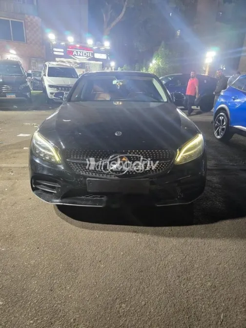 مرسيدس C 200 2020 أسود مستعملة للبيع - 1