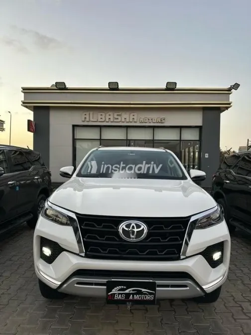 تويوتا فورتشنر 2024 أبيض مستعملة للبيع - 1