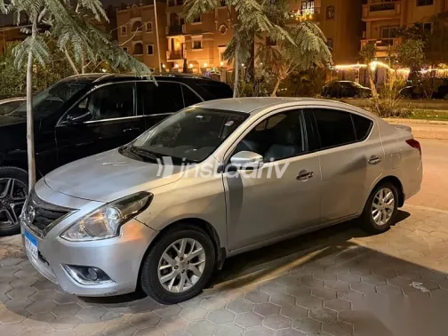 نيسان صنى 2022 فضي مستعملة للبيع - 2