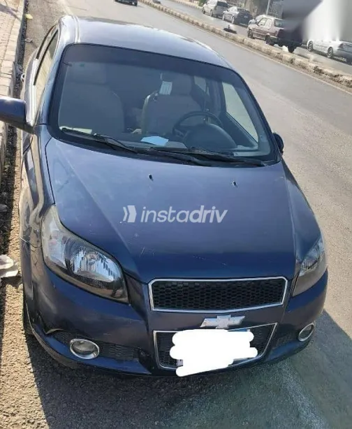 شيفروليه افيو 2015 أزرق غامق مستعملة للبيع - 1