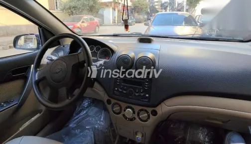 شيفروليه افيو 2015 أزرق غامق مستعملة للبيع - 4