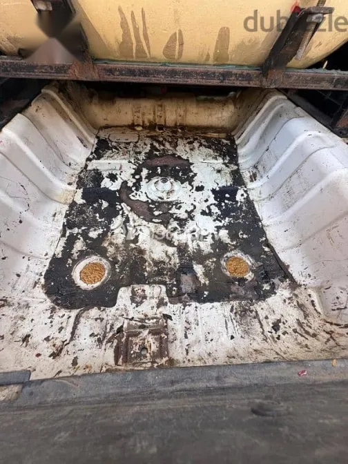 Hyundai Verna 2010 White Used for Sale - 3