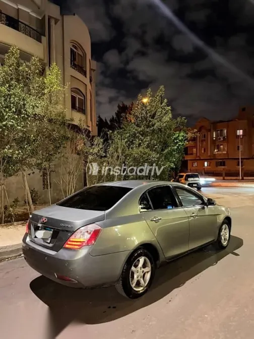 جيلي امجراند 2013 رمادي مستعملة للبيع - 2