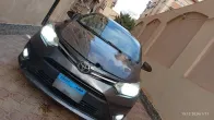 تويوتا ياريس 2015 رمادي غامق مستعملة للبيع