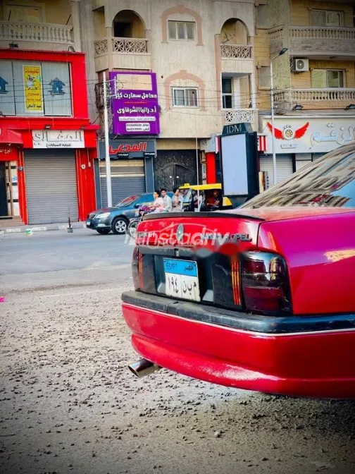 اوبل فيكترا 1995 أحمر مستعملة للبيع - 4