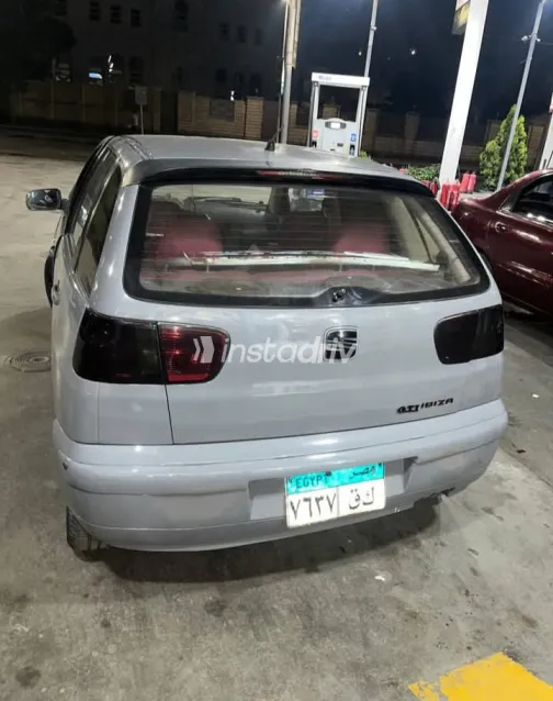 سيات ابيزا 2001 أبيض مستعملة للبيع - 1