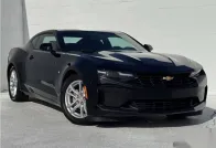 شيفروليه كمارو 2023 أسود مستعملة للبيع