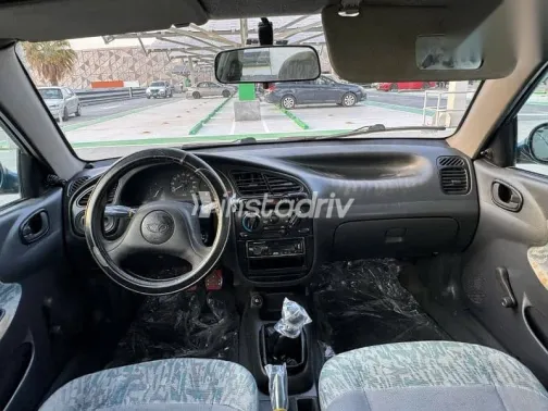 دايو لانوس 1999 أزرق غامق مستعملة للبيع - 2