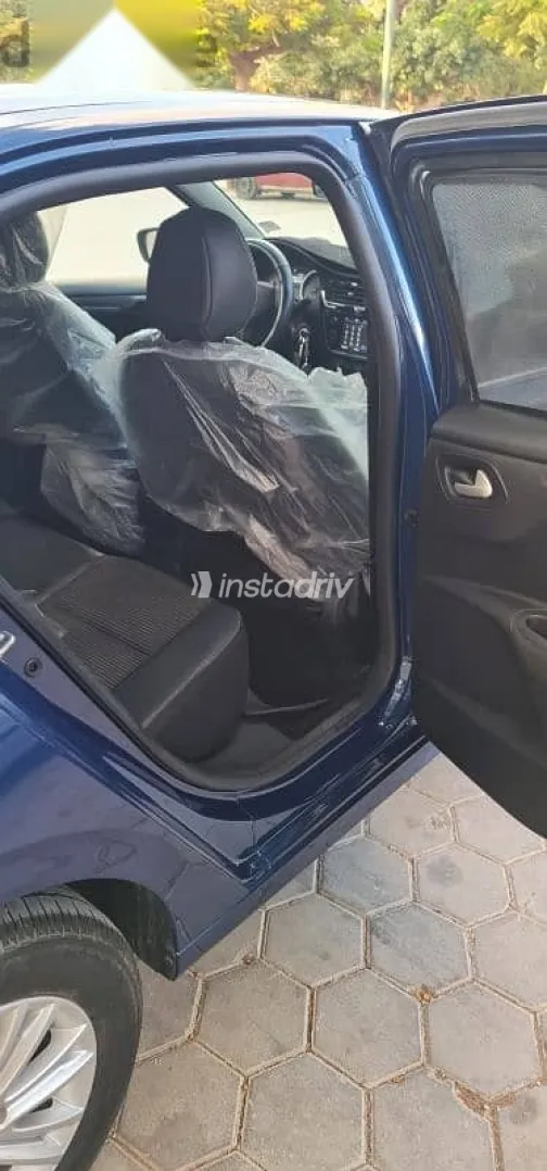 بيجو 301 2020 أزرق غامق مستعملة للبيع - 2