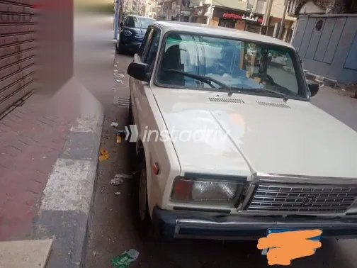 لادا 2107 2009 أبيض مستعملة للبيع - 2