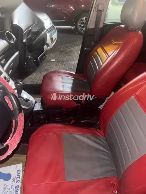 كيا كارينز 2010 أسود مستعملة للبيع - 8