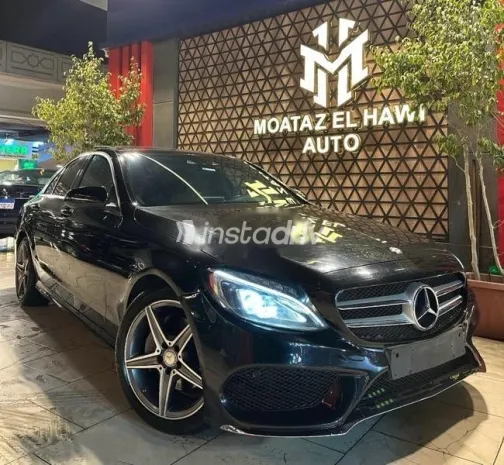 مرسيدس C 180 2016 أسود مستعملة للبيع - 1
