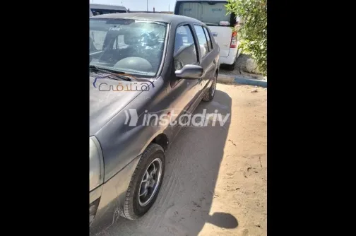 رينو كليو 2002 رمادي مستعملة للبيع - 1