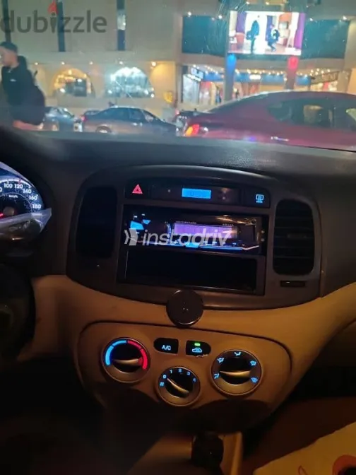 هيونداي اكسنت 2010 أزرق غامق مستعملة للبيع - 5